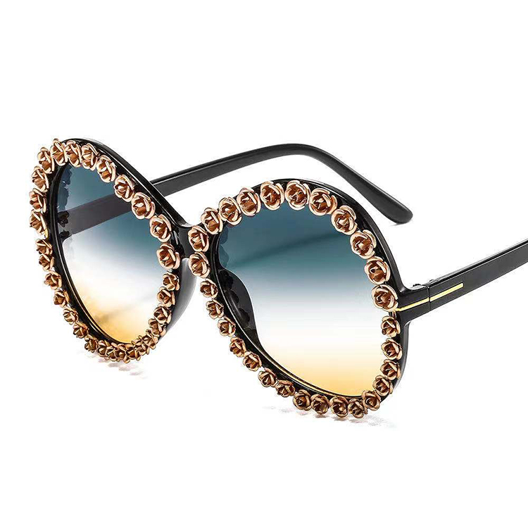 Rhinestone shining Women Sunglasses Fashion Shape Sunglasses