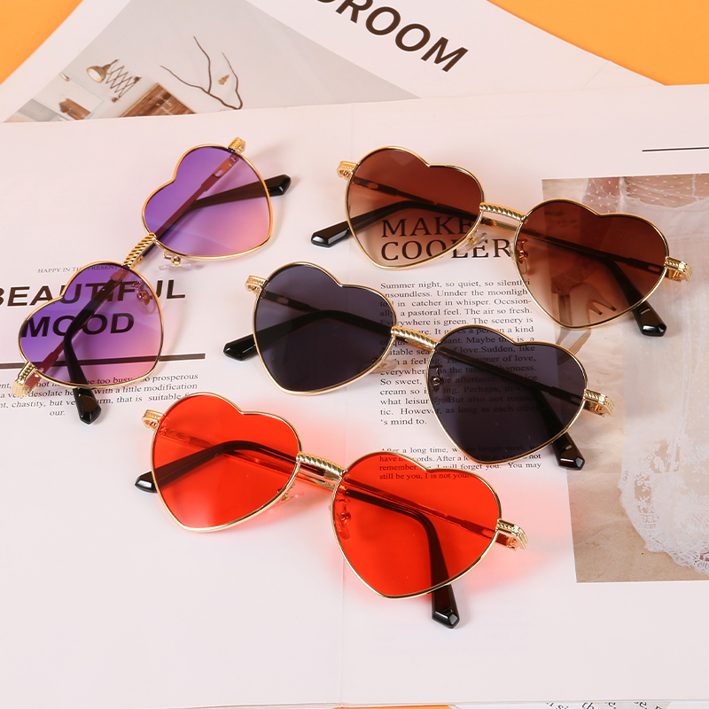 MK555 New Wholesale Sweet Love Hearts Sunglasses 